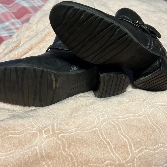 Dana Buchman Heeled Boots - Size 10 - Picture 2 of 3